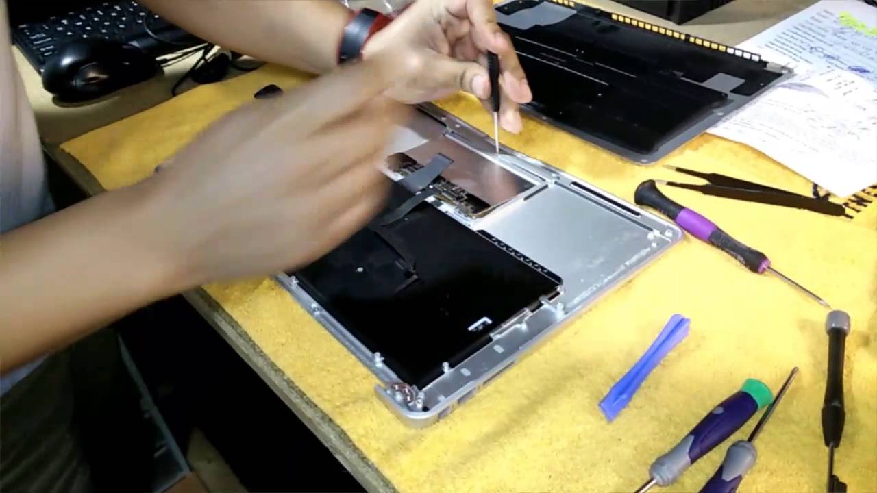 MacBook Air Screen and Palmrest repair