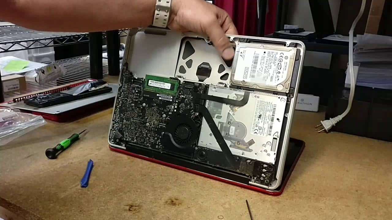 Swollen battery on a MacBook Pro